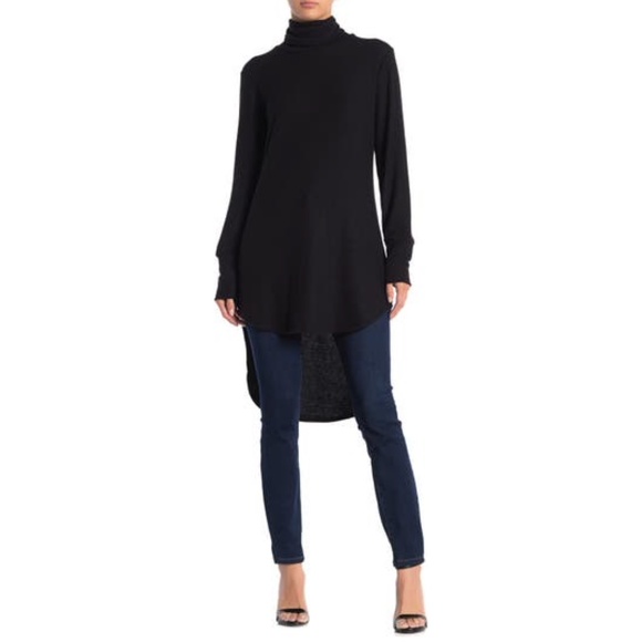 GO COUTURE Turtleneck High-Low Tunic Sweater in Black Size Medium - Picture 1 of 9